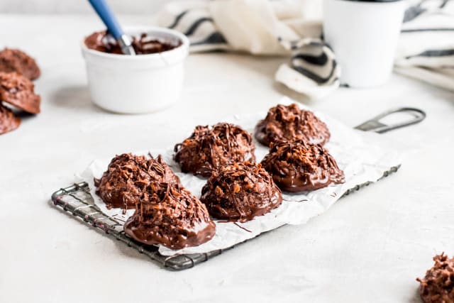 Double chocolate macaroons photo