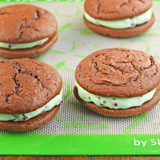 Mint chocolate chip whoopie pies photo