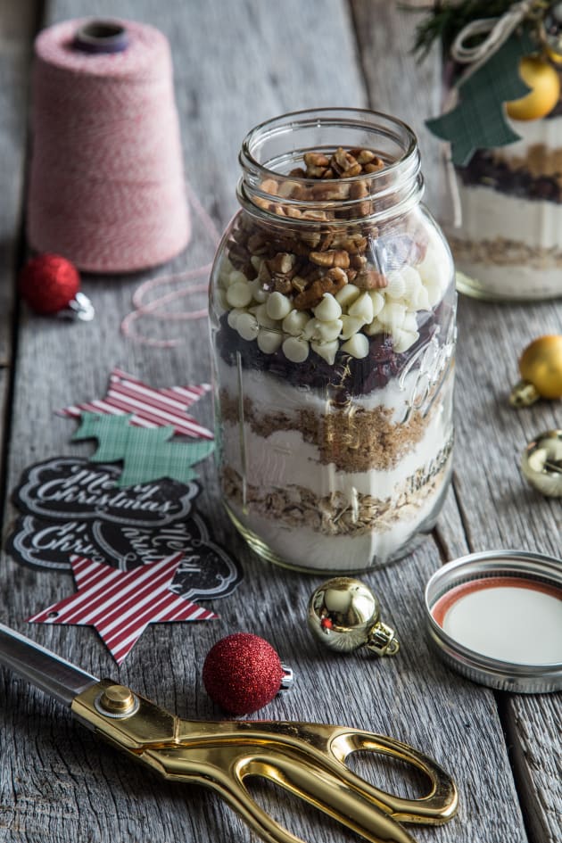 Cranberry White Chocolate Cookies in a Jar Picture