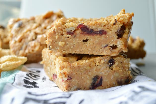 Peanut Butter Honey Cereal Bars Pic