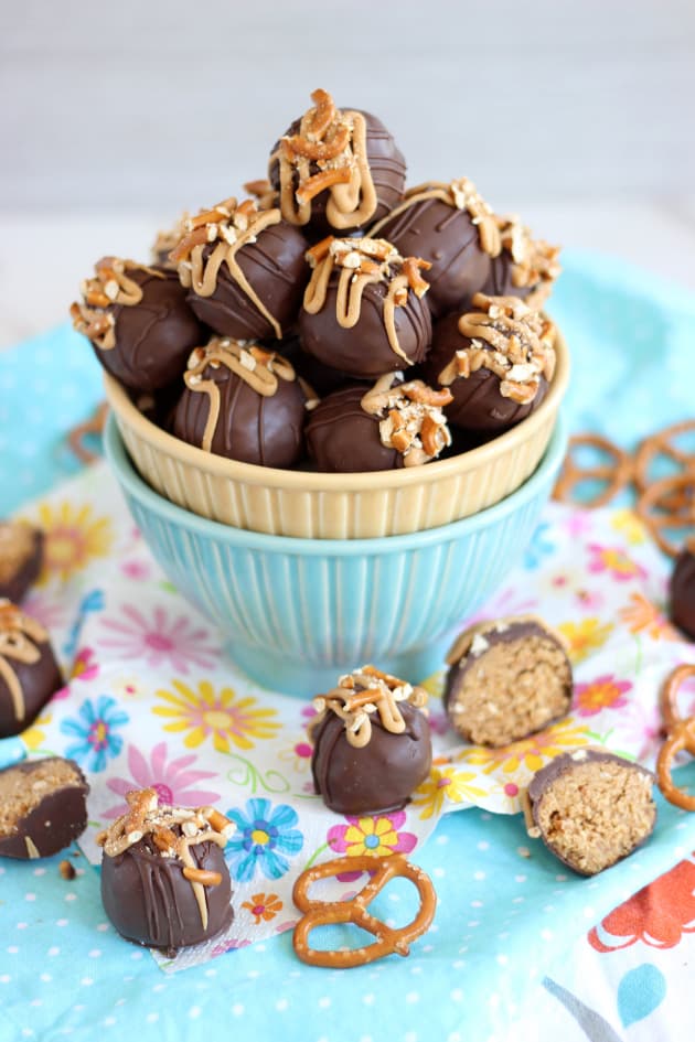 Peanut Butter Pretzel Truffles Image