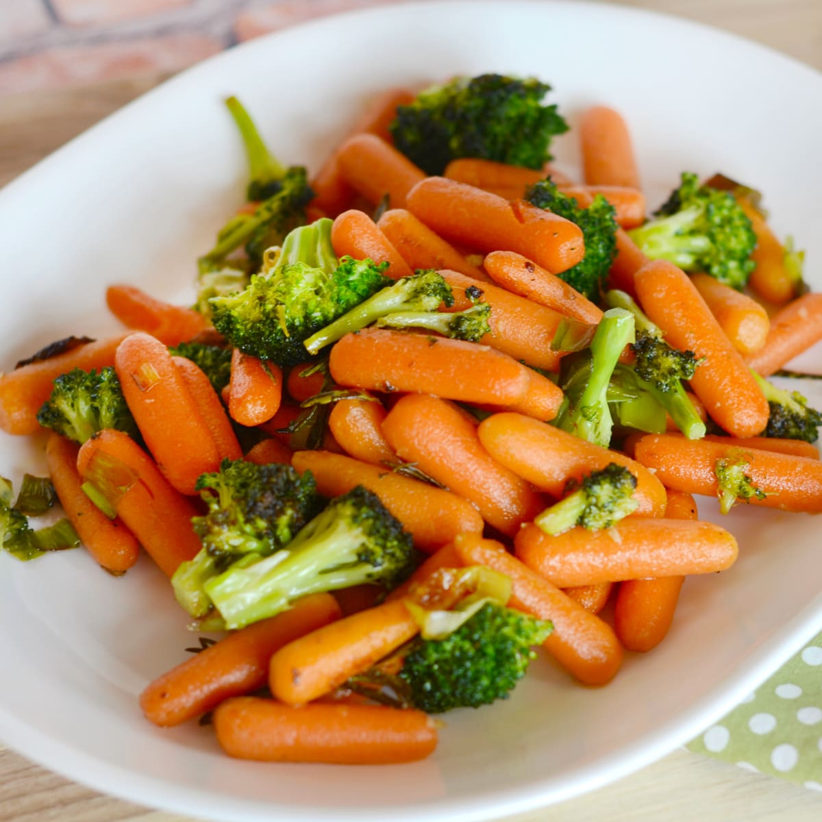 Garlic Butter Broccoli And Carrots Recipe - Food Fanatic