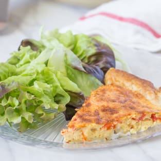 Roasted red pepper quiche photo