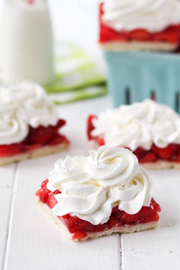 Strawberry Pie Bars - Food Fanatic
