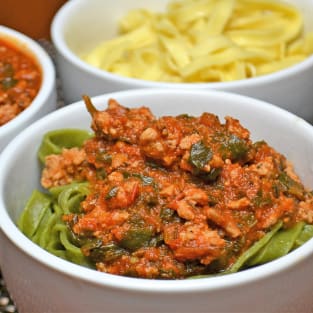 Easy bolognese sauce with spinach photo