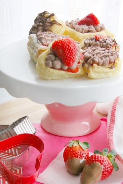 Chocolate Covered Strawberry Tarts Recipe - Food Fanatic