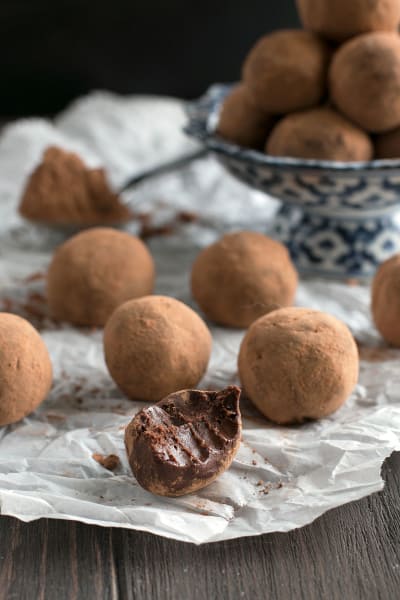 File 1 Vegan Spicy Dark Chocolate Avocado Truffles