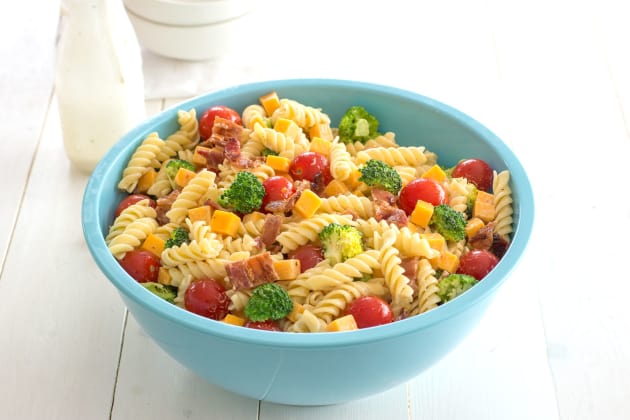 Bacon Cheddar Ranch Pasta Salad Recipe - Food Fanatic