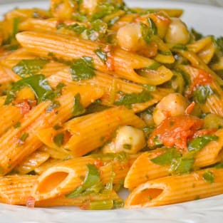 Pasta with spinach and beans photo