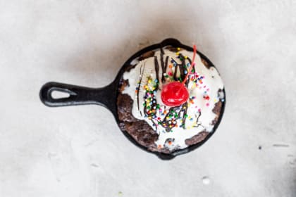 These Skillet Brownies Are the Dessert You Should Be Eating All Summer