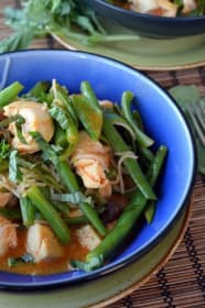 Thai Red Curry Chicken with Green Beans and Noodles: All in One Pot