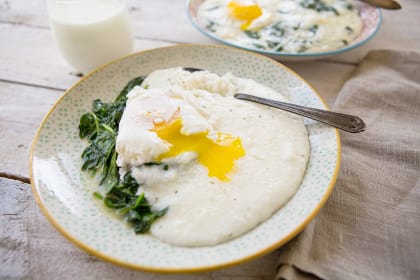 Cheesy Grits and Eggs: Southern Comfort at Breakfast