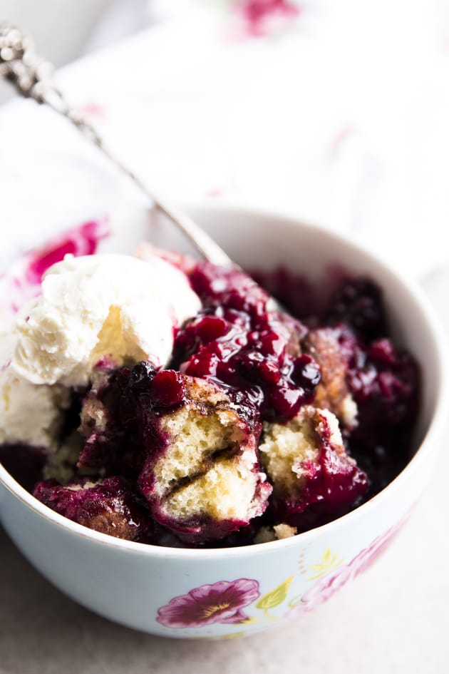 Slow Cooker Cinnamon Roll Berry Cobbler Pic - Food Fanatic