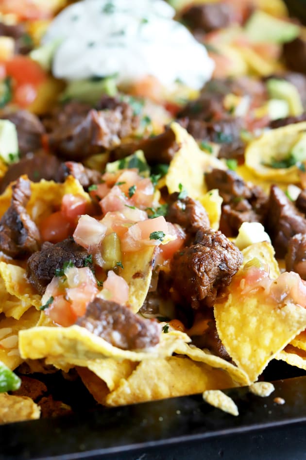 Carne Asada Nachos Recipe - Food Fanatic