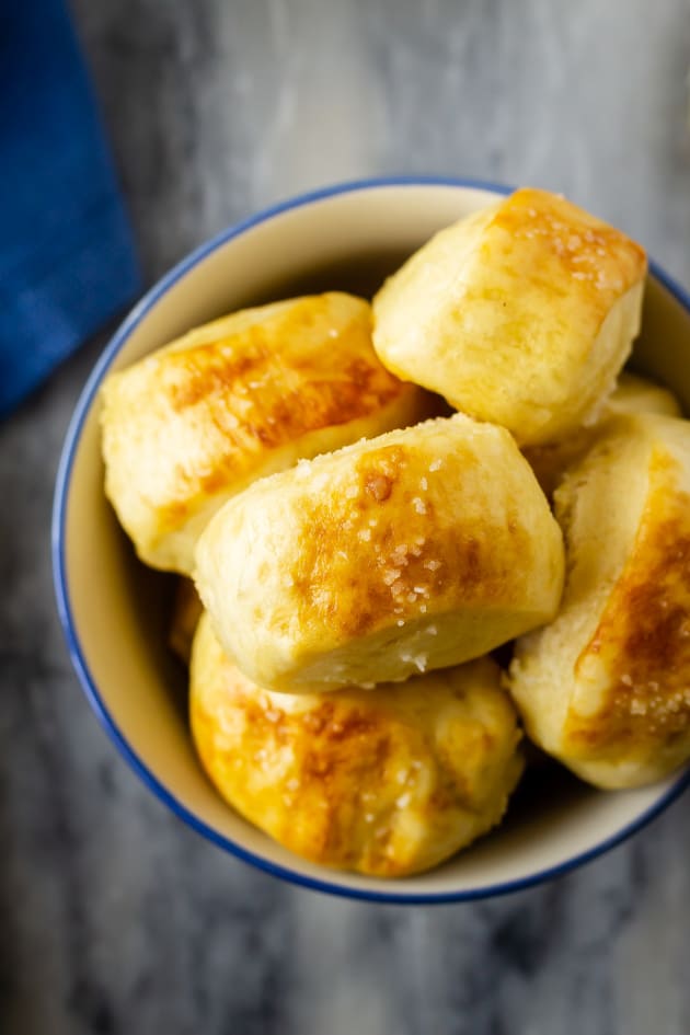 Buttery Soft Pretzel Bites Recipe- Curry Trail