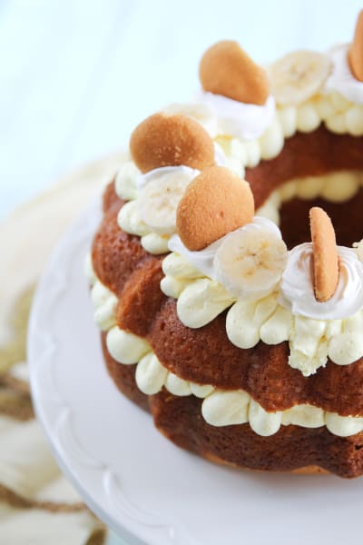 banana pudding bundt cake pic