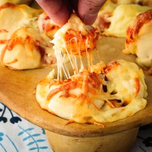 Pull apart pizza muffins photo