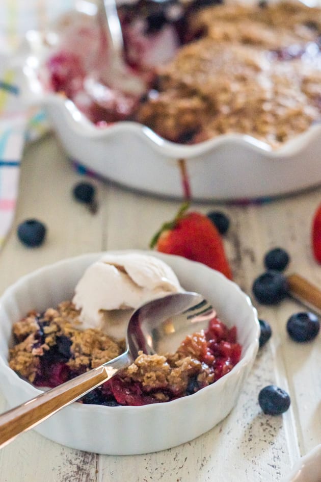 Gluten Free Berry Crisp Pic
