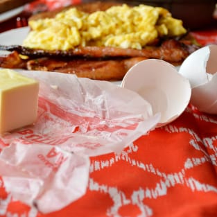 How to make perfect scrambled eggs photo
