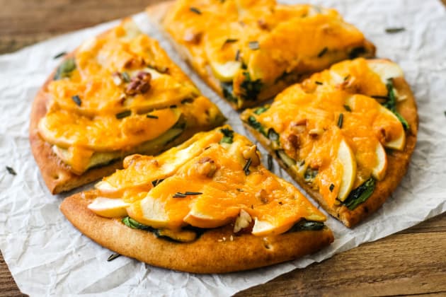 File 3 - Cheddar Apple Pita Pizza