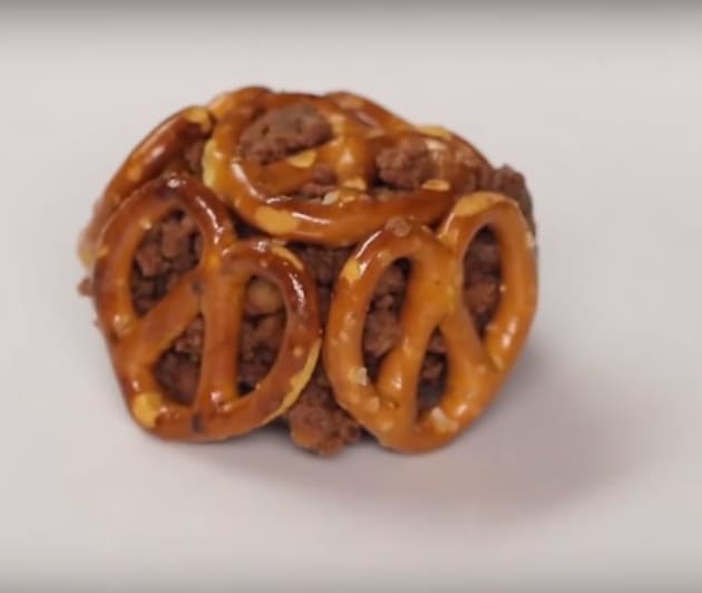 Chocolate Pretzel Cakes