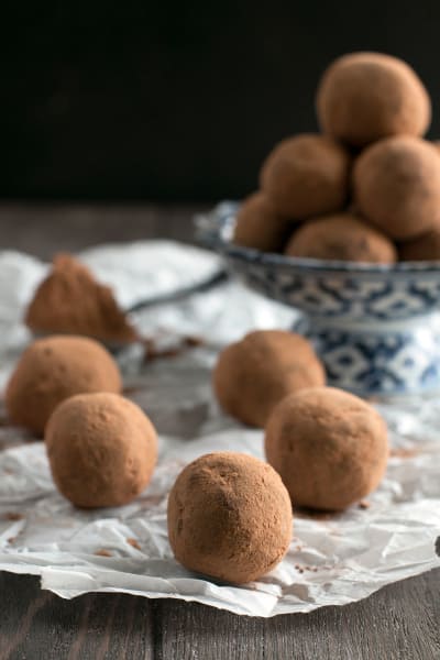 File 2 Vegan Spicy Dark Chocolate Avocado Truffles