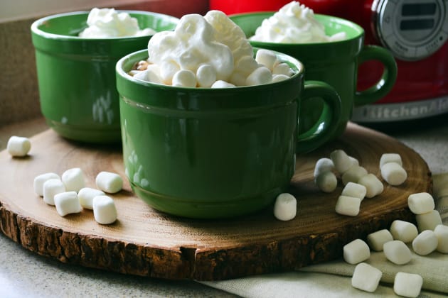 Slow Cooker Hot Chocolate Recipe - Food Fanatic