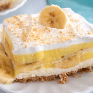 Banana pudding dessert photo