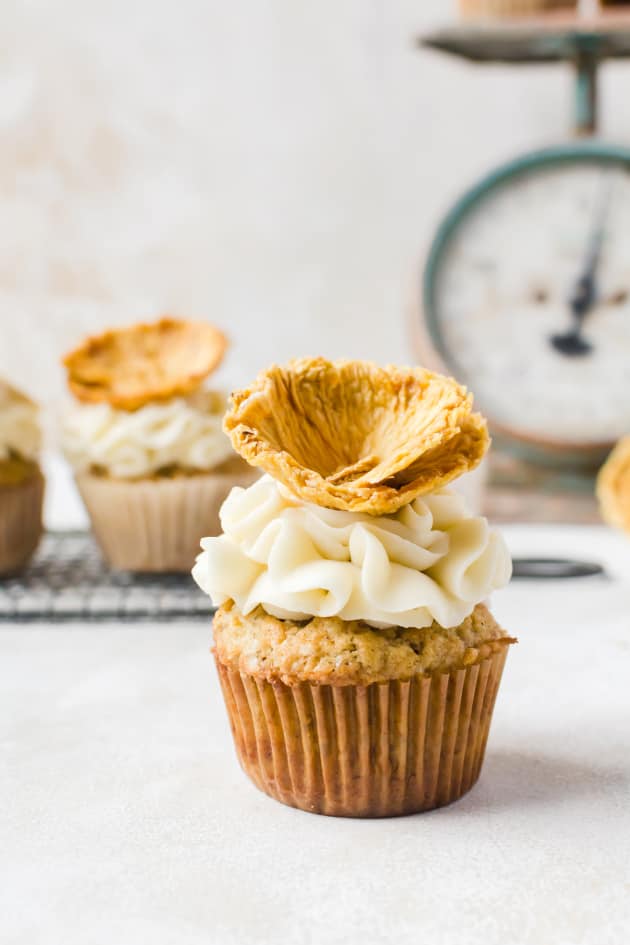 Hummingbird Cupcakes Image
