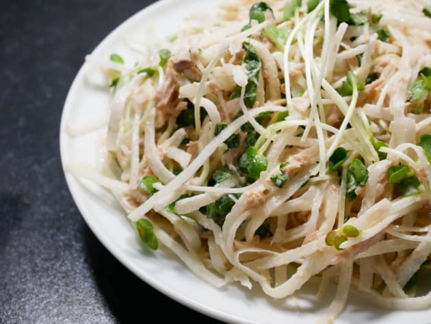 Daikon Japanese Radish Salad With Tuna And Sprouts By All Day I Eat Food Fanatic