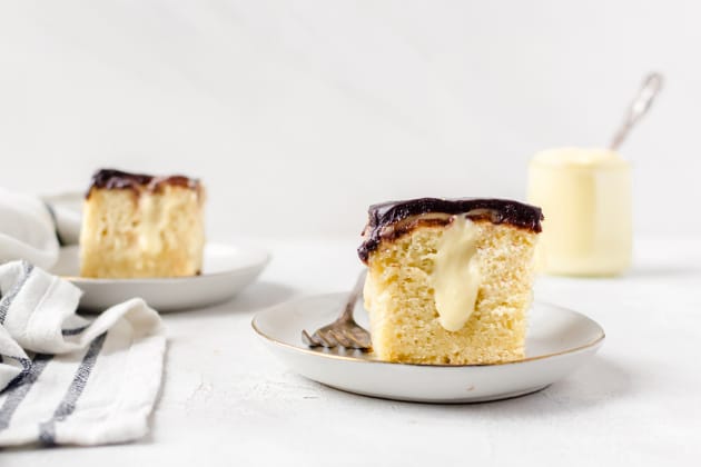 Boston Cream Pie Poke Cake Recipe - Food Fanatic