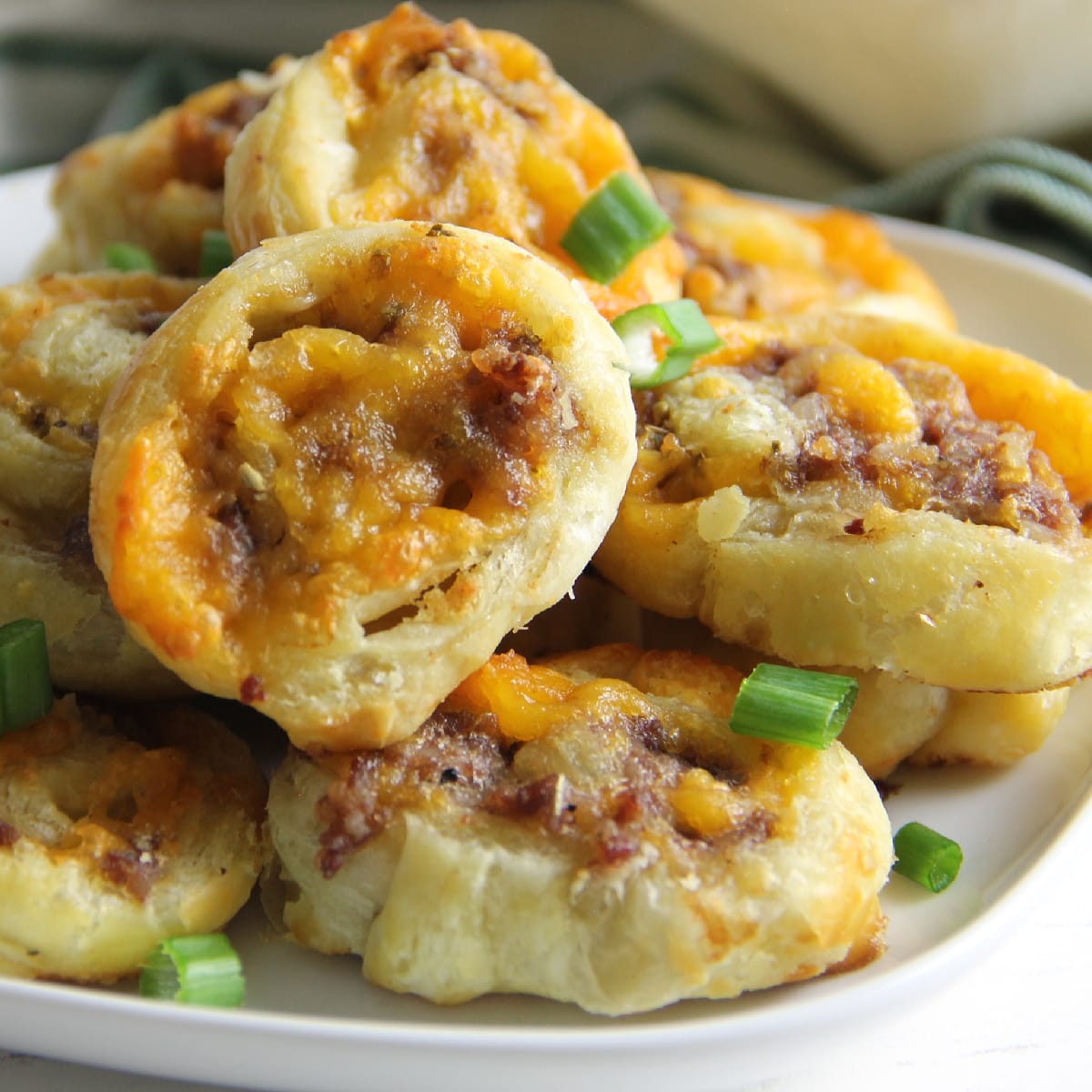 Sausage puff pastry discount