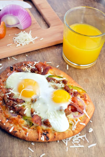 Easy Breakfast Pizza Recipe - Food Fanatic