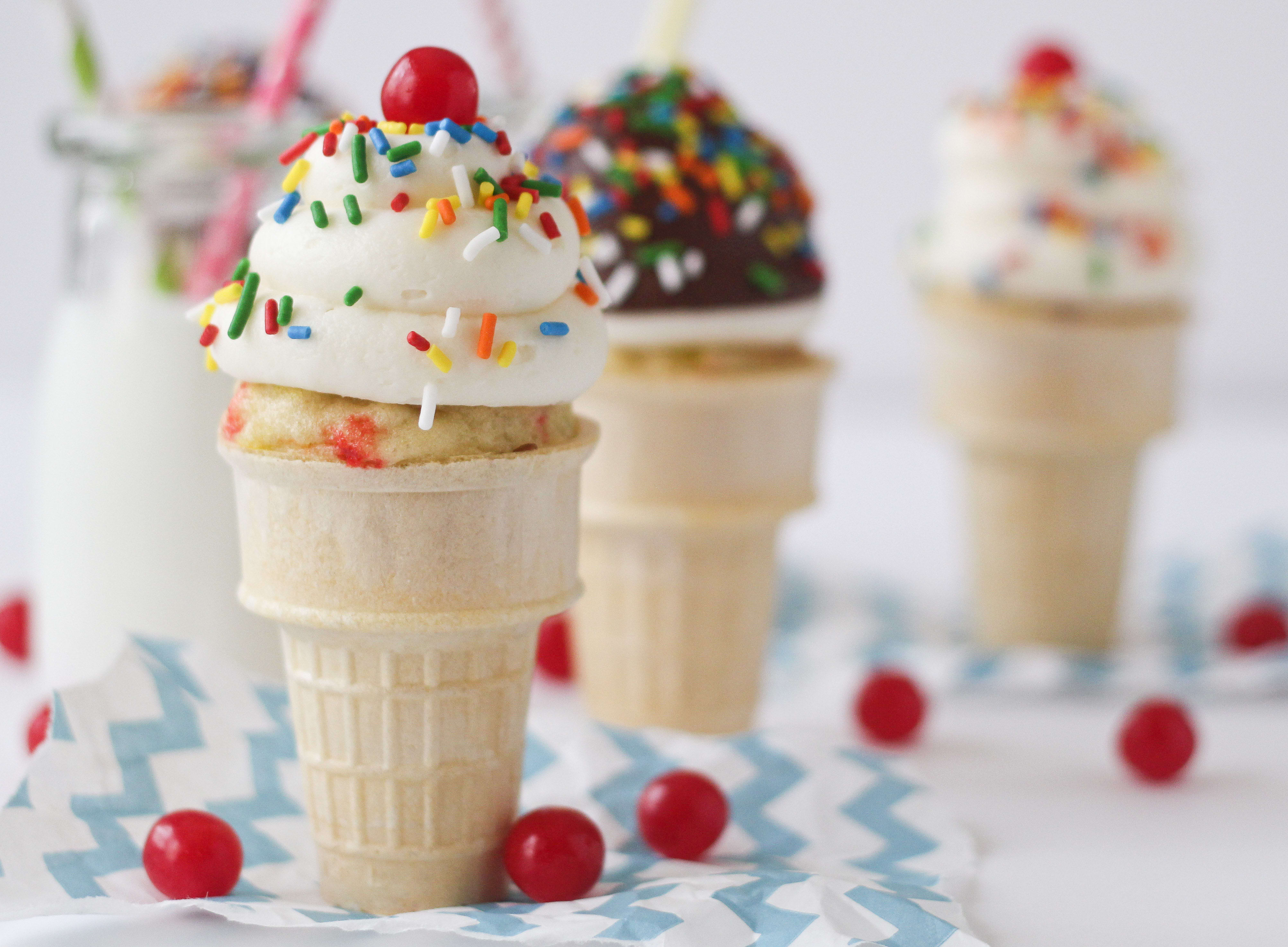 Making cupcakes in discount ice cream cones