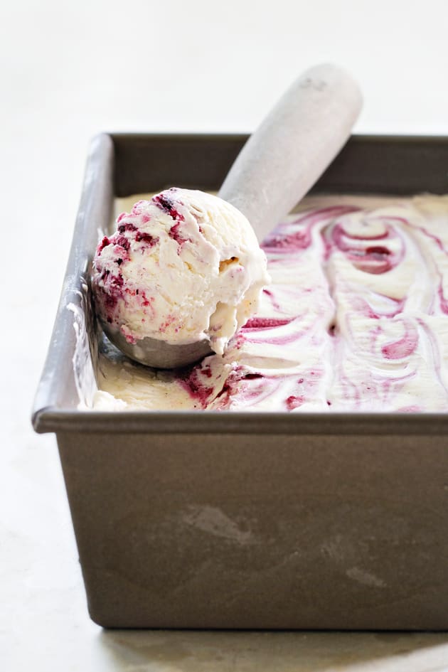 No Churn Roasted Berry Vanilla Bean Ice Cream - Food Fanatic