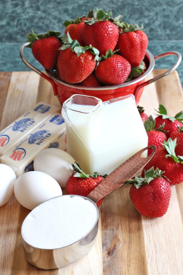 Strawberry Rum Pound Cake Picture