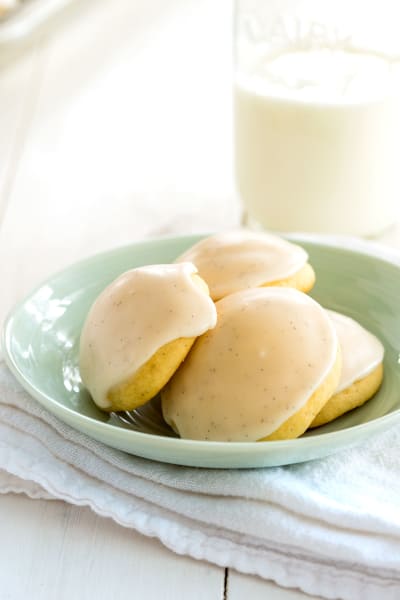 File 1 Vanilla Cookies with Vanilla Bean Glaze