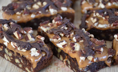 Foodstirs Turtle Brownie Bars