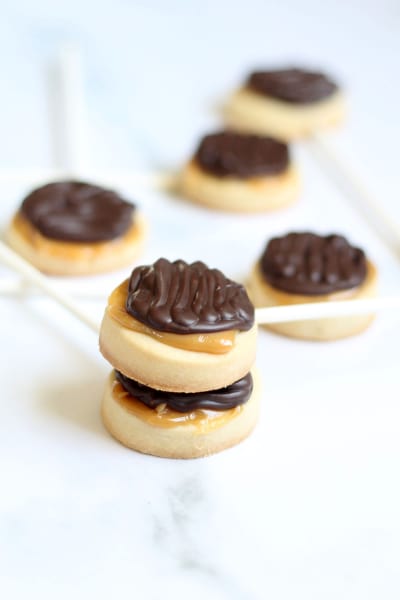 File 3 Homemade Twix Cookie Pops