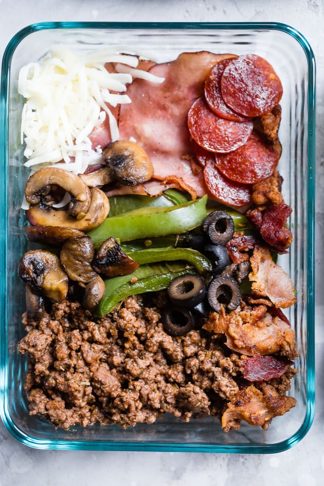 Low Carb Pizza Meal Prep Bowls Recipe - Food Fanatic