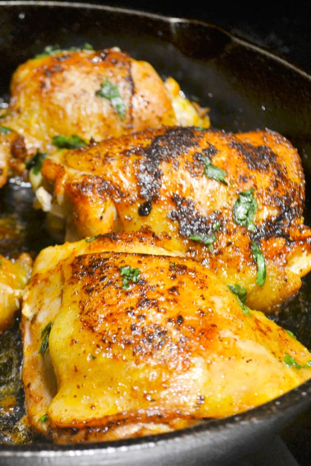 Crispy Cast Iron Chicken Thighs Recipe - Food Fanatic