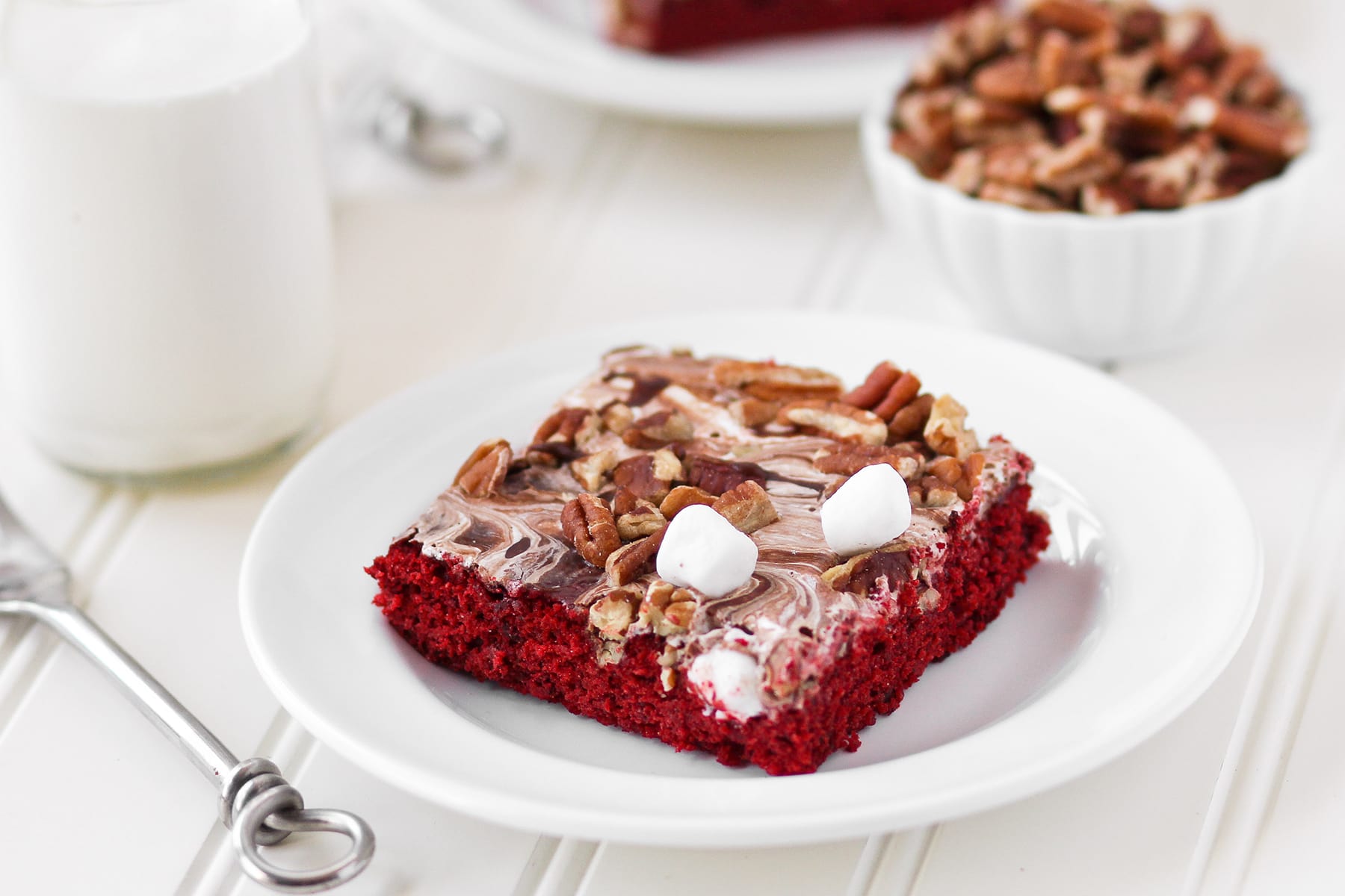 Red Velvet Mississippi Mud Cake Recipe - Food Fanatic