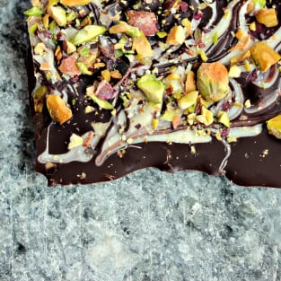 Marble bark with pistachios photo