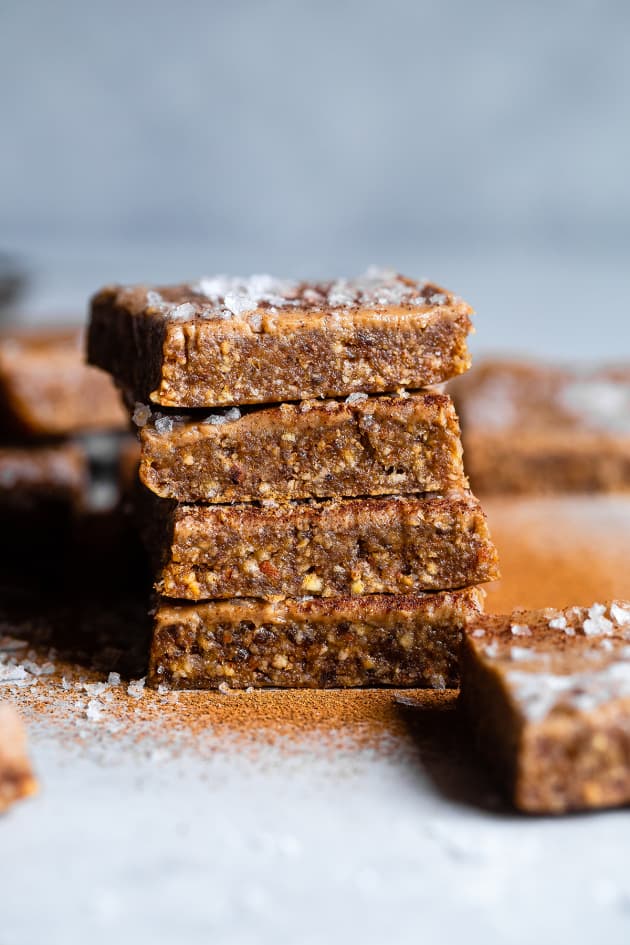 File 3 - No Bake Whole30 Apple Almond Butter Bars