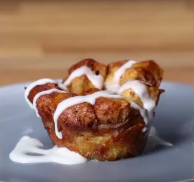 Cinnamon Roll Breakfast Muffins