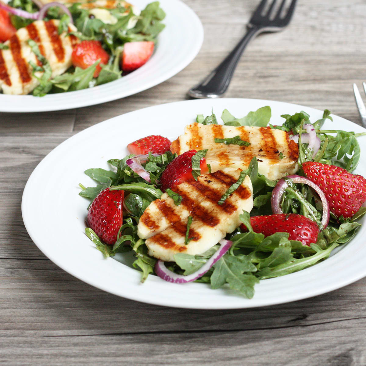 Grilled Halloumi Strawberry Salad Dessarts