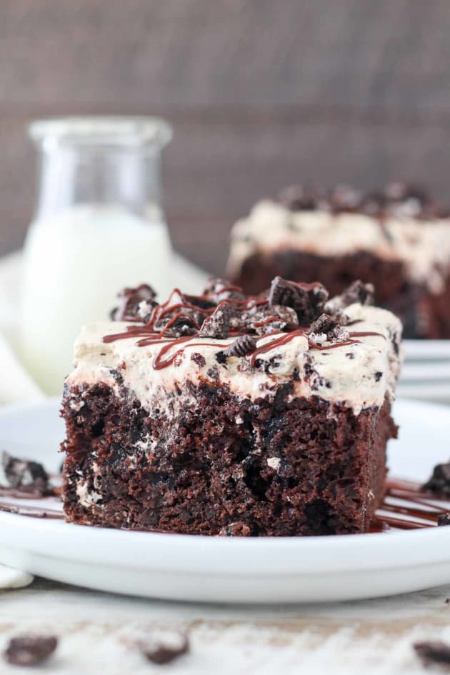 Mocha Oreo Poke Cake Image