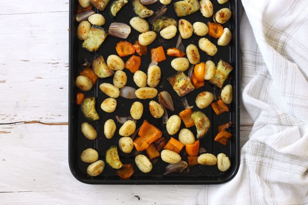 File 1 One Pan Roasted Gnocchi and Vegetables