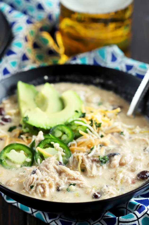 Slow Cooker Creamy White Chicken Chili Recipe - Food Fanatic