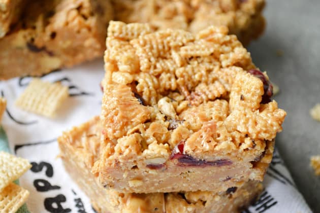Peanut Butter Honey Cereal Bars Image